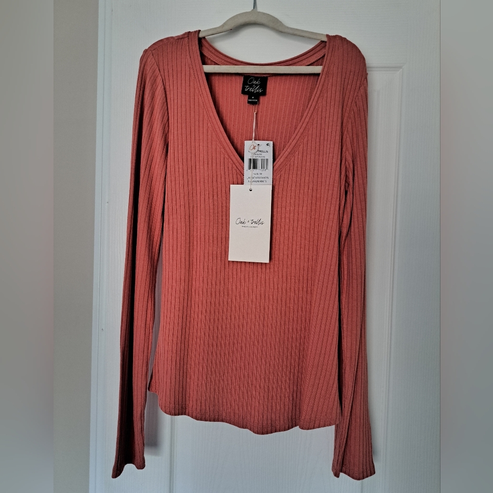 Women's Medium V-Neck Solid "Canyon Rose" colored Henley Shirt